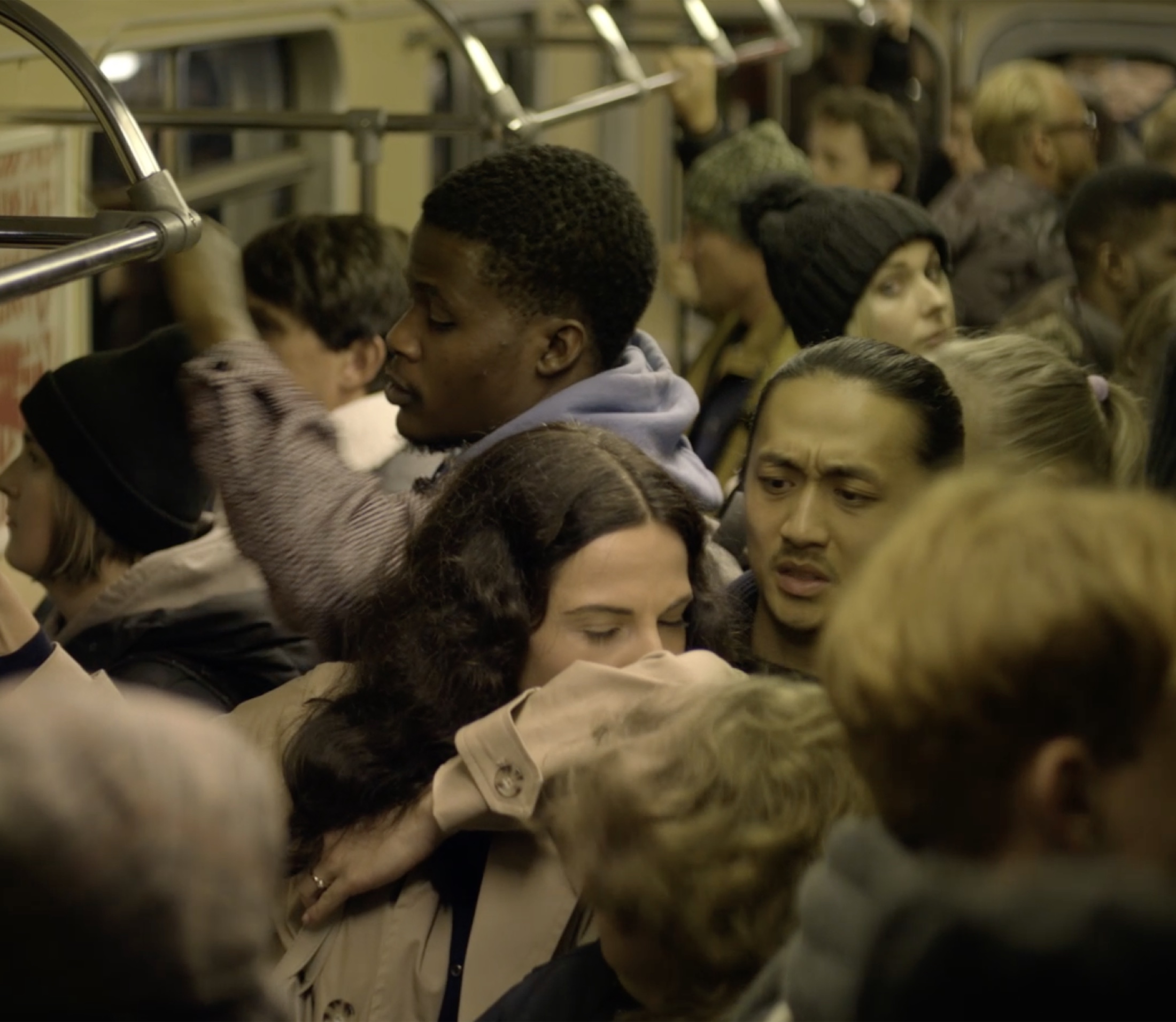 Image clé de la campagne Sanofi Bisolvon dans le métro